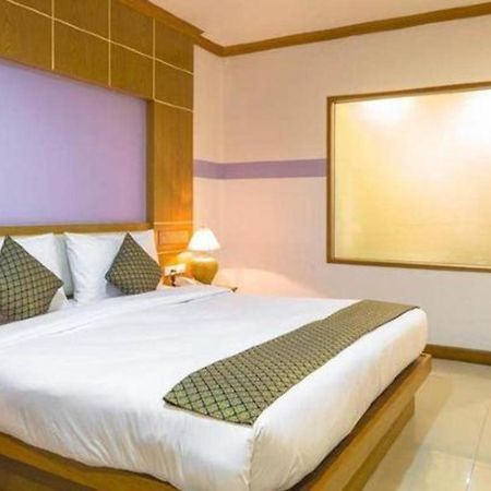 Azure Phuket Hotel Patong Buitenkant foto