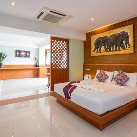 Azure Phuket Hotel Patong Buitenkant foto