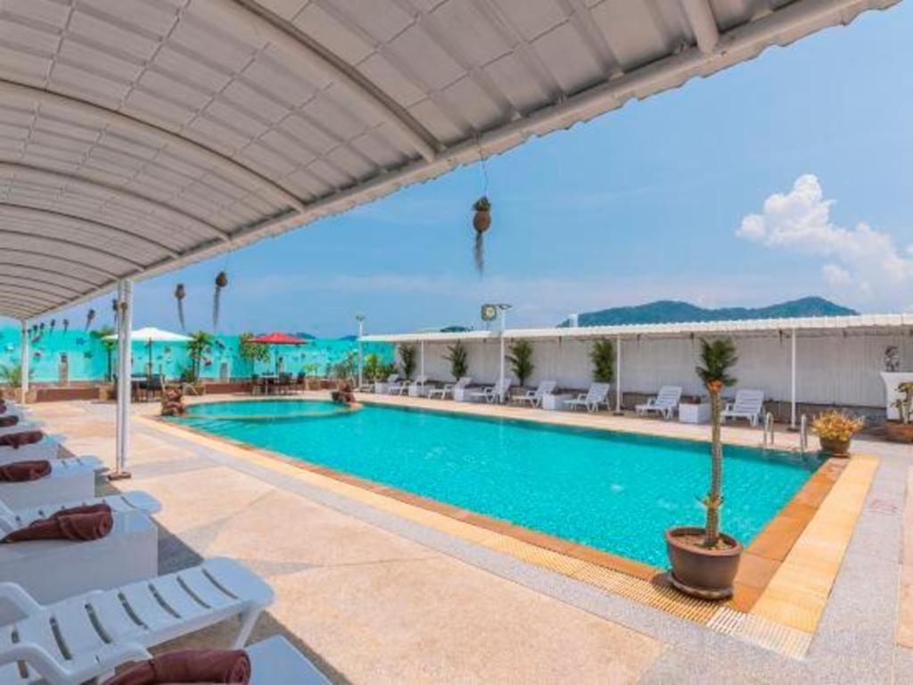 Azure Phuket Hotel Patong Buitenkant foto