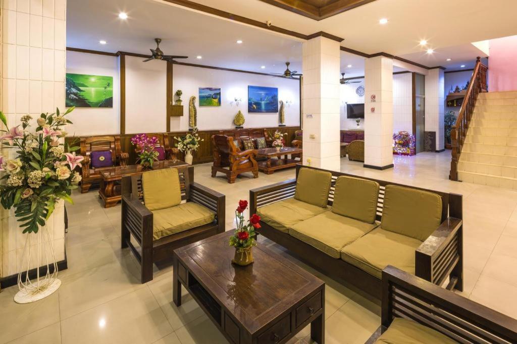 Azure Phuket Hotel Patong Buitenkant foto