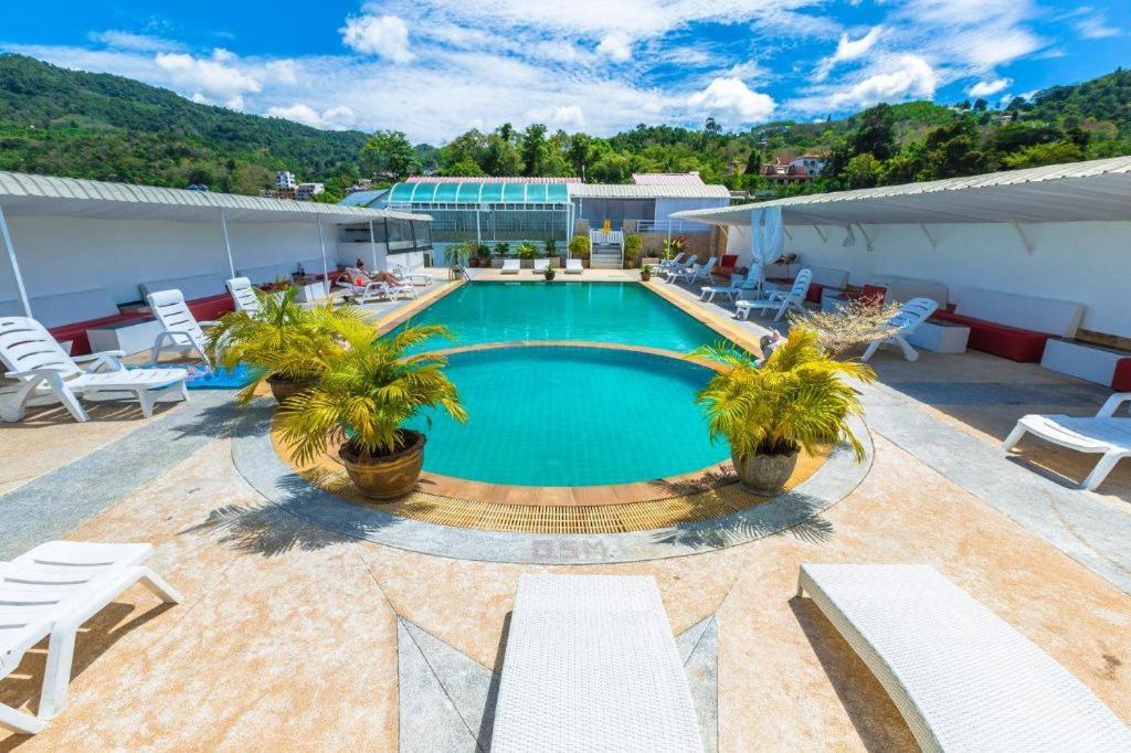 Azure Phuket Hotel Patong Buitenkant foto