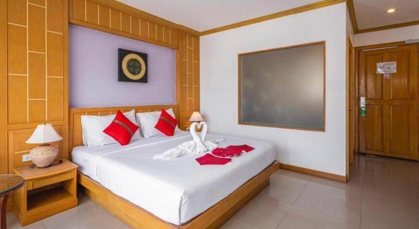 Azure Phuket Hotel Patong Buitenkant foto