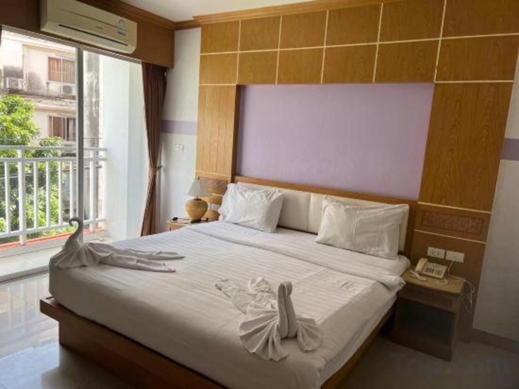Azure Phuket Hotel Patong Buitenkant foto