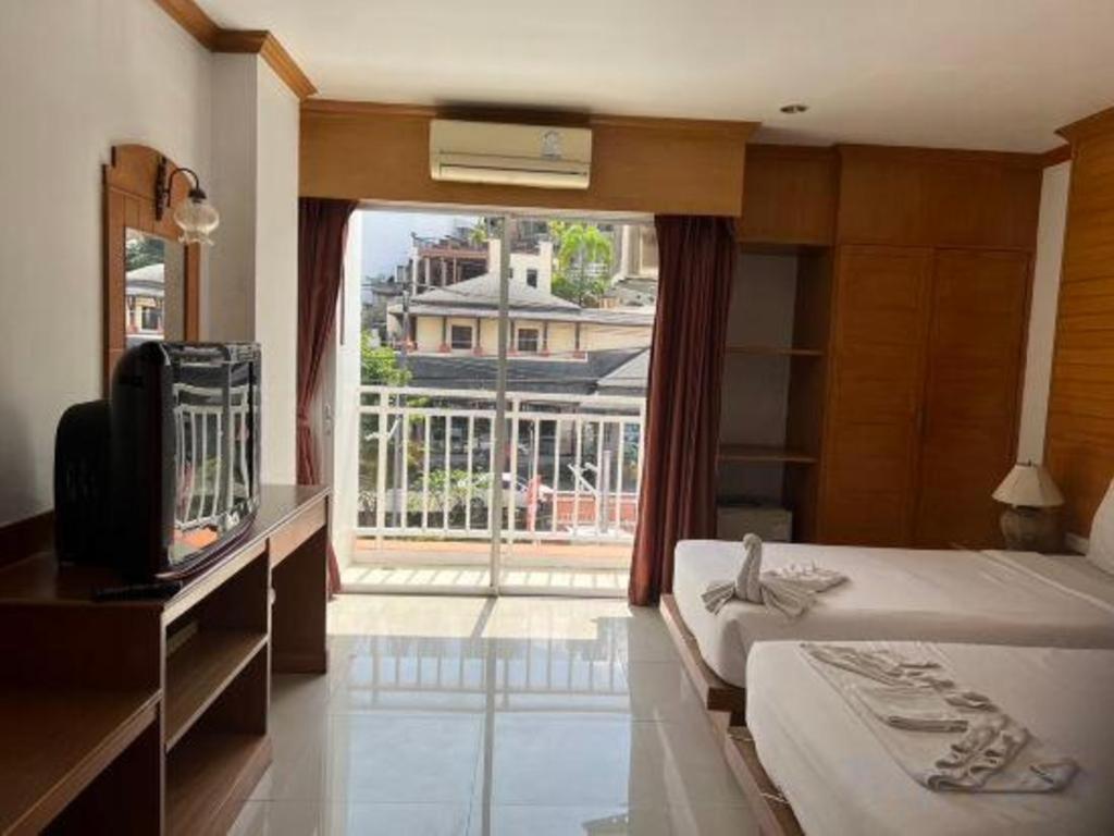 Azure Phuket Hotel Patong Buitenkant foto